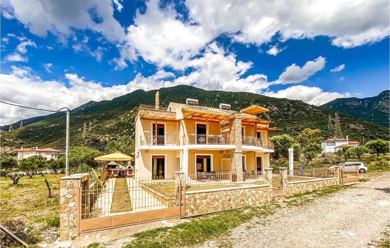 Lovely Apartment In Nafpaktos Esterno foto